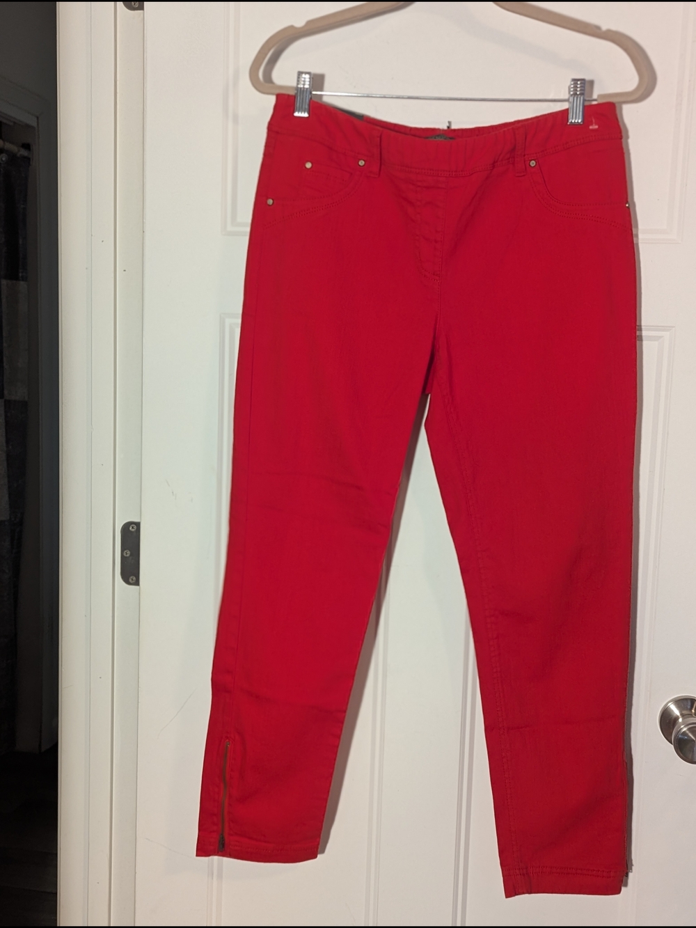 Brand New Renuar Straight Leg Pants in Bright Red. Size 10.
